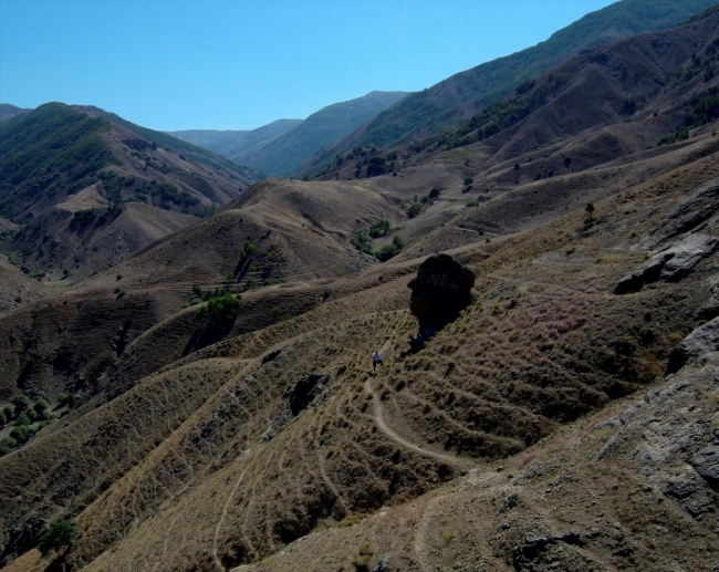 Muş'ta doğal yollarla oluşan "Ovaya Bakan Adam" turizme kazandırılacak